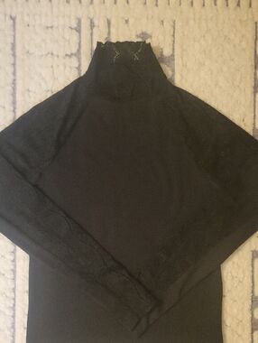 Women’s Black Long Sleeve Turtleneck Tee